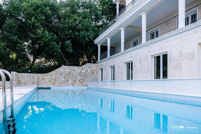 Modern Two-Bedroom Apartment by the Sea